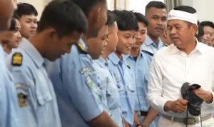 Baper hingga Walk-out: Fraksi PDIP DPRD Jawa Barat Tinggalkan Ruangan, Netizen Ajak Mundur Total