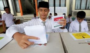 Anak Muda dan Demokrasi: Menggugah Partisipasi Politik Melalui Kurikulum