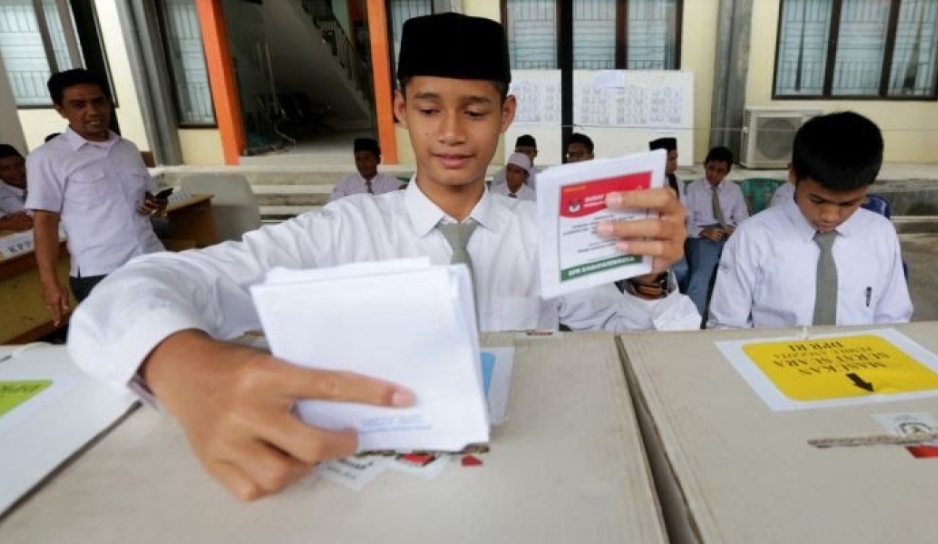 Anak Muda dan Demokrasi: Menggugah Partisipasi Politik Melalui Kurikulum