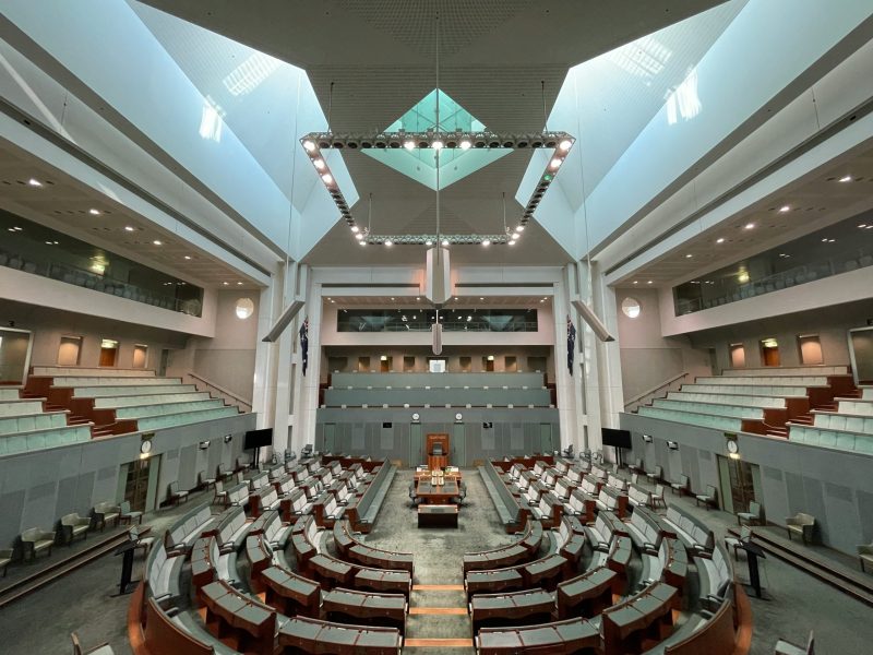 Etika dan Tanggung Jawab Wakil Rakyat dalam Sistem Demokrasi hukum dan demokrasi