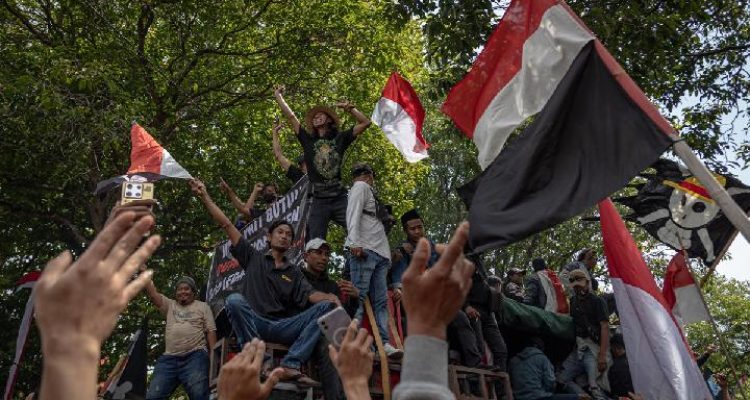 prabowo demo dprd pati