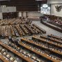 Kontroversi RUU: Ketika Jembatan Aspirasi Warga dan Gedung Parlemen Terasa Jauh