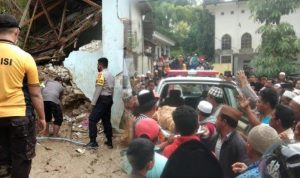 longsor-pamekasan-tewaskan-2-santri.jpg