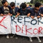 Tolak Revisi KUHAP, Mahasiswa dan Masyarakat Demo di DPRD Kalsel
