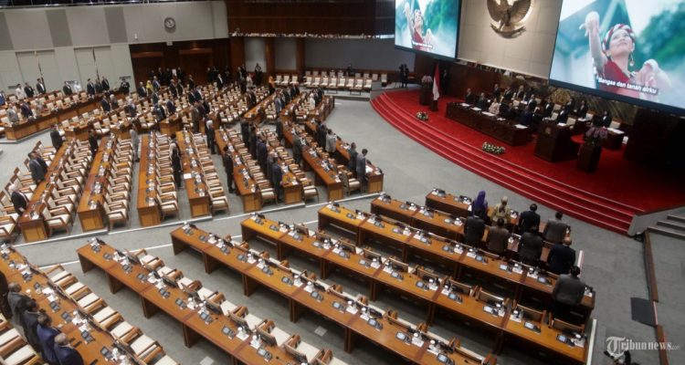 DPR Tetap Sahkan RKUHAP Meski Ada Protes, Menkum: Biasa Saja