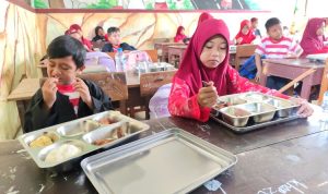 35 SPPG Beroperasi di Bangkalan, Hanya 4 yang Bersertifikat Higiene Sanitasi 35 SPPG Beroperasi di Bangkalan, Hanya 4 yang Bersertifikat Higiene Sanitasi