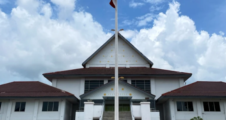 Temuan Kendaraan Dinas Rusak di Halaman DPRD Batam