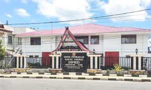 Unjuk Rasa Massal di DPRD Dairi, Masyarakat Tuntut Perusahaan Hengkang