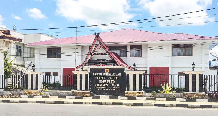 Unjuk Rasa Massal di DPRD Dairi, Masyarakat Tuntut Perusahaan Hengkang