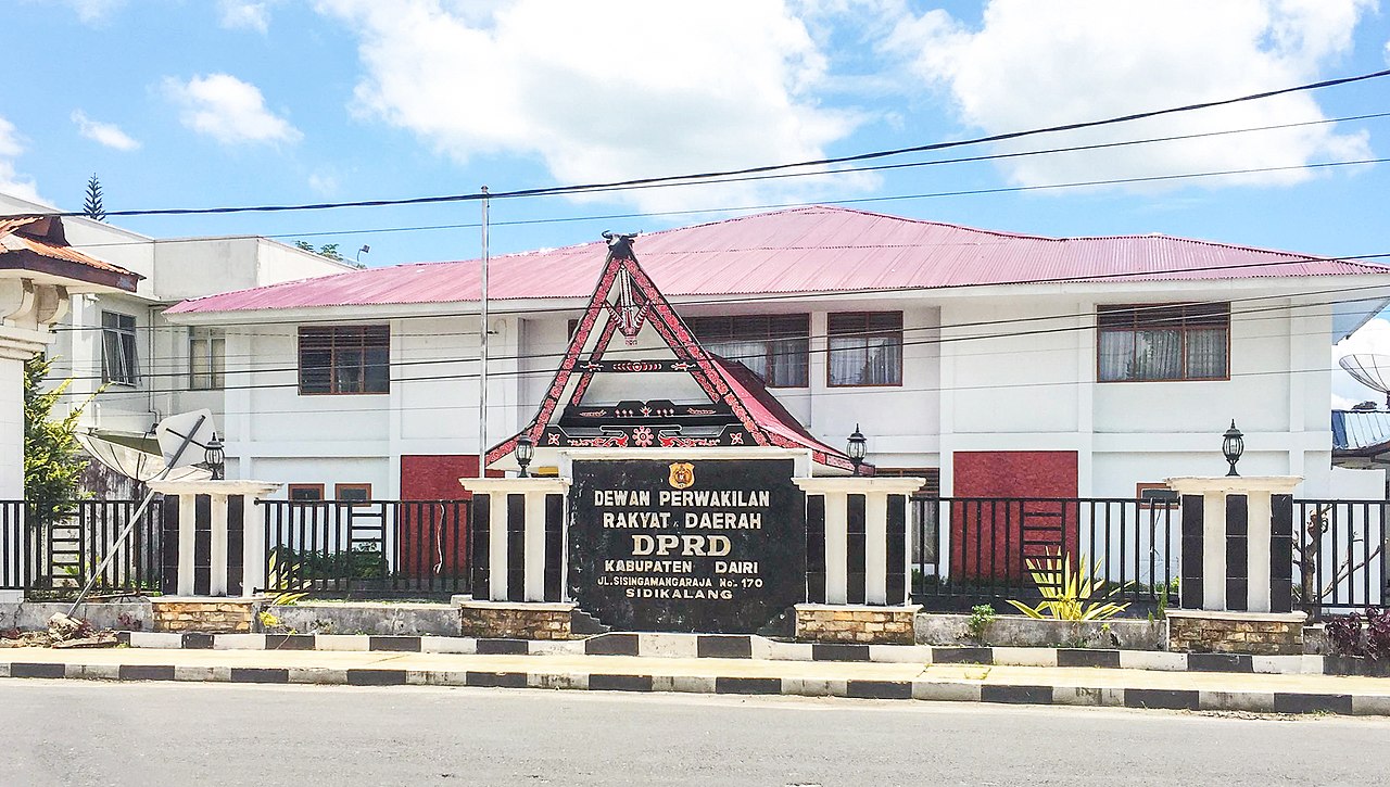 Unjuk Rasa Massal di DPRD Dairi, Masyarakat Tuntut Perusahaan Hengkang