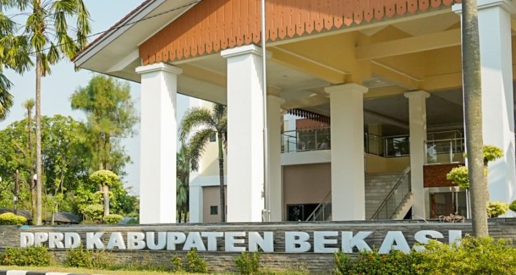 DPRD Desak Bupati Bekasi Ketua DPRD Bekasi
