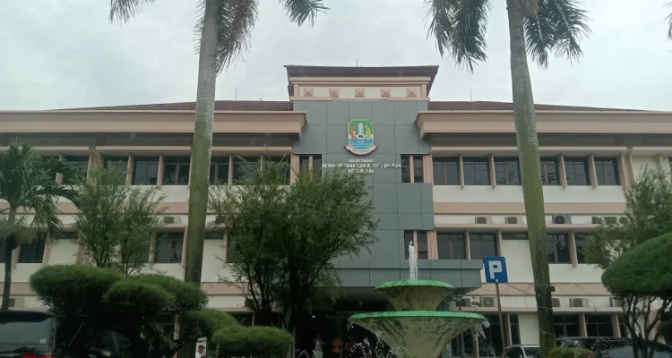 DPRD Kota Bekasi Usung Perwal 2026 Atasi Penahanan Ijazah Sekolah
