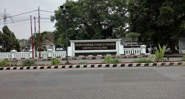 Area Parkir Belakang DPRD Majalengka Jadi Tempat Berkumpul Baru bagi Generasi Muda