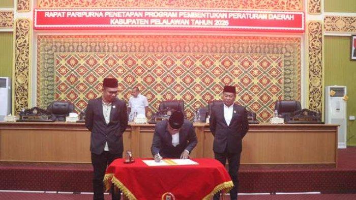 APBD Pelalawan 2026 Turun Rp 348 M, Pemkab Serahkan KUA-PPAS ke DPRD