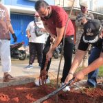 DPRD Kota Bekasi Tanam Seribu Pohon di Bantargebang dan Sumurbatu DPRD Kota Bekasi Tanam Seribu Pohon di Bantargebang dan Sumurbatu