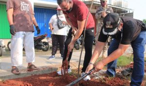 DPRD Kota Bekasi Tanam Seribu Pohon di Bantargebang dan Sumurbatu