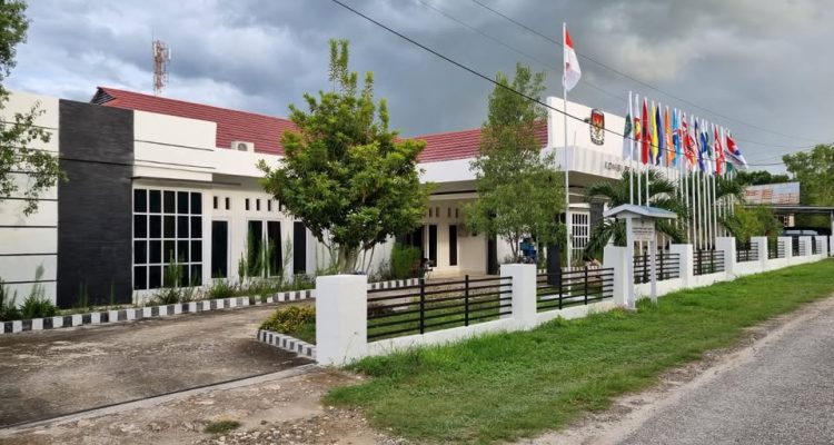 Korupsi Dana Hibah KPU: Jaksa Periksa Mantan Bupati dan Ketua DPRD Sumba Timur