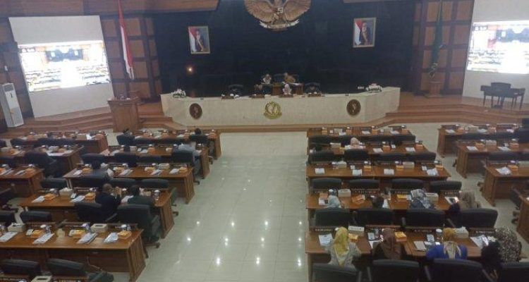 Pemimpin Daerah Menyampaikan Jawaban atas Pandangan Fraksi DPRD Tanjungpinang