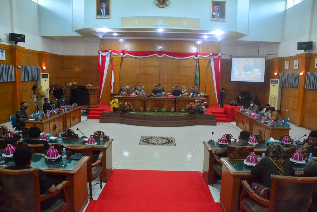 DPRD Sidrap Bahas Tiga Ranperda, Wabup Nurkanaah Sampaikan Tanggapan Bupati