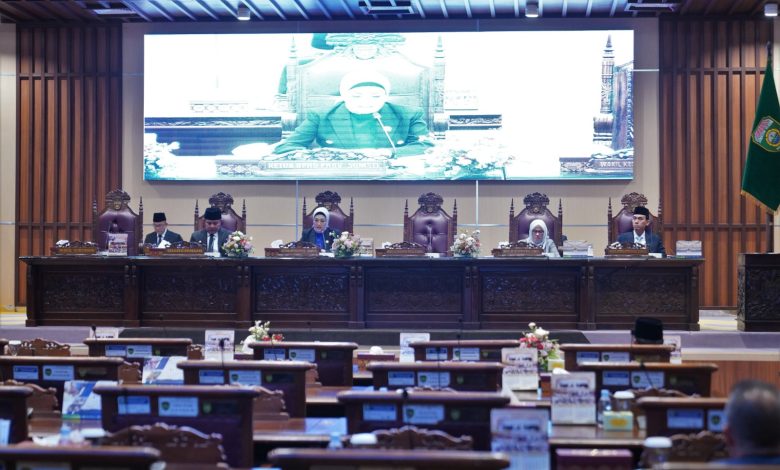 Peran dan Kehadiran Kadis Dagperinkopukm dalam Sidang Paripurna DPRD Buleleng