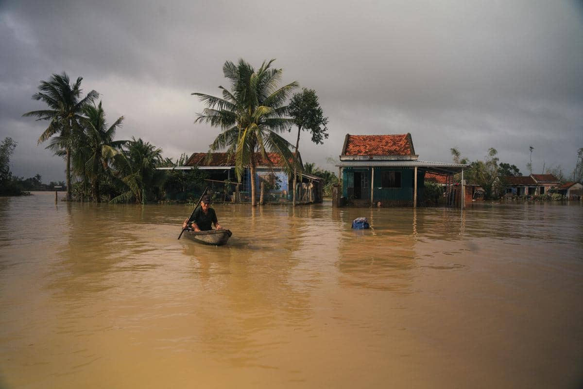 Banjir di Jember Akibat Meluapnya Sungai Curah Ampel: Ratusan Rumah Terendam, Aktivitas Warga Terganggu