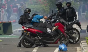 Kapolri Diminta Evaluasi Penahanan 1.038 Aktivis Demo Agustus 2025 Kapolri Diminta Evaluasi Penahanan 1.038 Aktivis Demo Agustus 2025