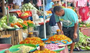 Pemprov Jatim Hadirkan Pasar Murah untuk Stabilisasi Harga Sembako Jelang Natal Pemprov Jatim Hadirkan Pasar Murah untuk Stabilisasi Harga Sembako Jelang Natal