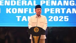 Menteri Nusron Serahkan 546 Sertifikat Tanah di Jawa Tengah, Nilai Permukiman Warga Meningkat