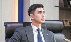 Verrel Bramasta Dapat Hadiah dari TNI AL Saat Tinjau Bencana