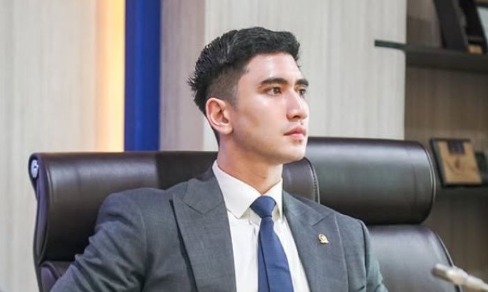 Verrel Bramasta Dapat Hadiah dari TNI AL Saat Tinjau Bencana