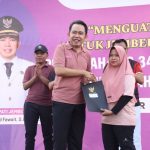 Penantian panjang berakhir, 8.344 honorer di Jember terima SK PPPK paruh waktu