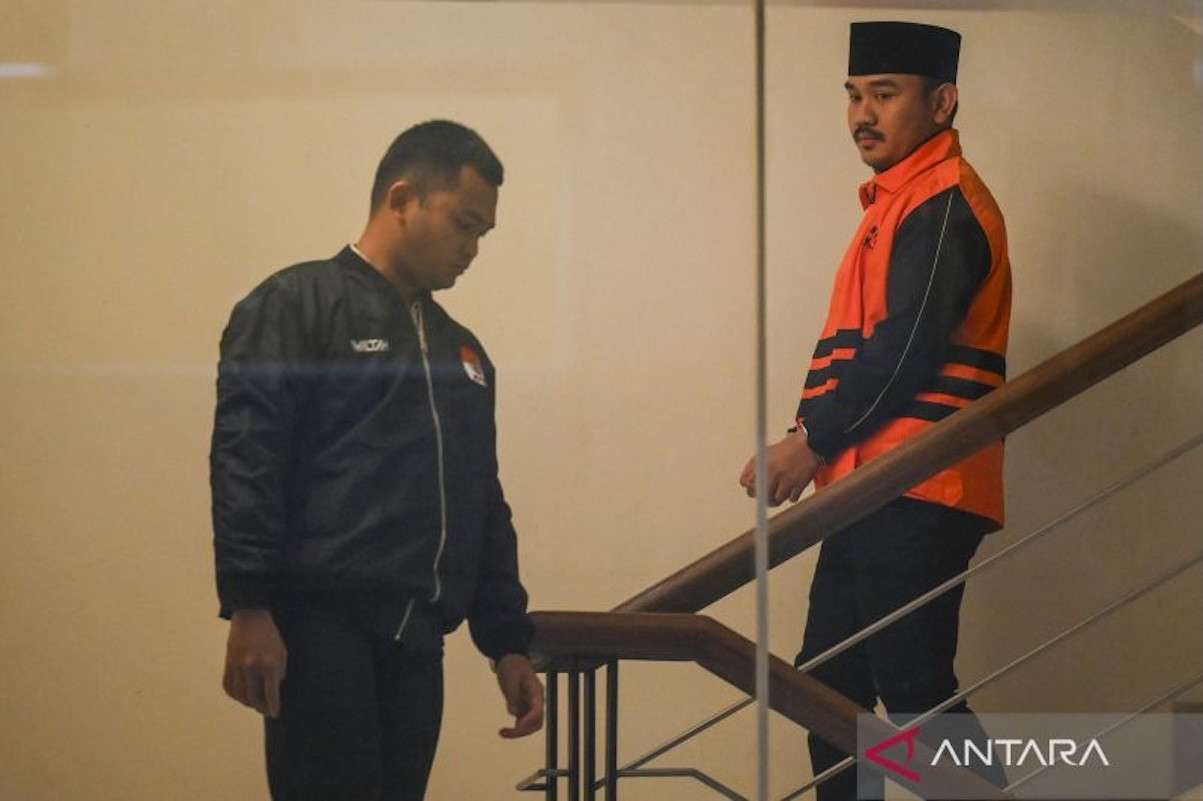 KPK usut asal-usul mobil mewah Land Cruiser milik Ade Kuswara