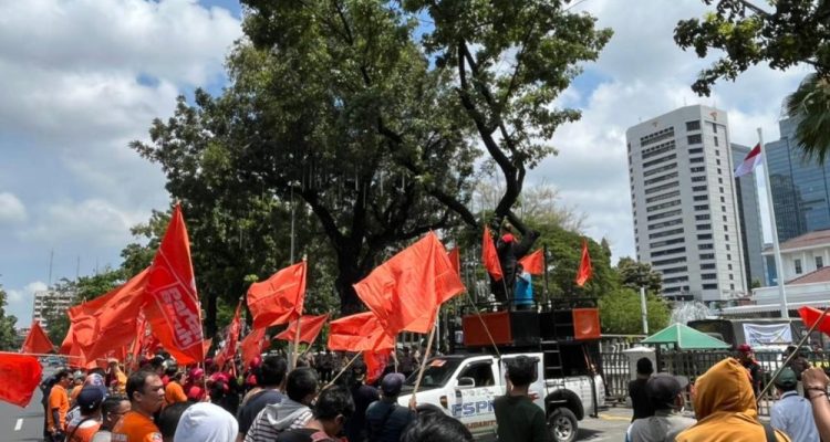 Buruh minta UMP Jakarta 2026 sesuai KHL, ini selisihnya dengan simulasi pemerintah