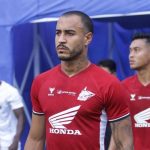 Persebaya Surabaya dan Arema FC saling sikut! Berebut anak emas Bernardo Tavares senilai Rp 6,08 miliar!