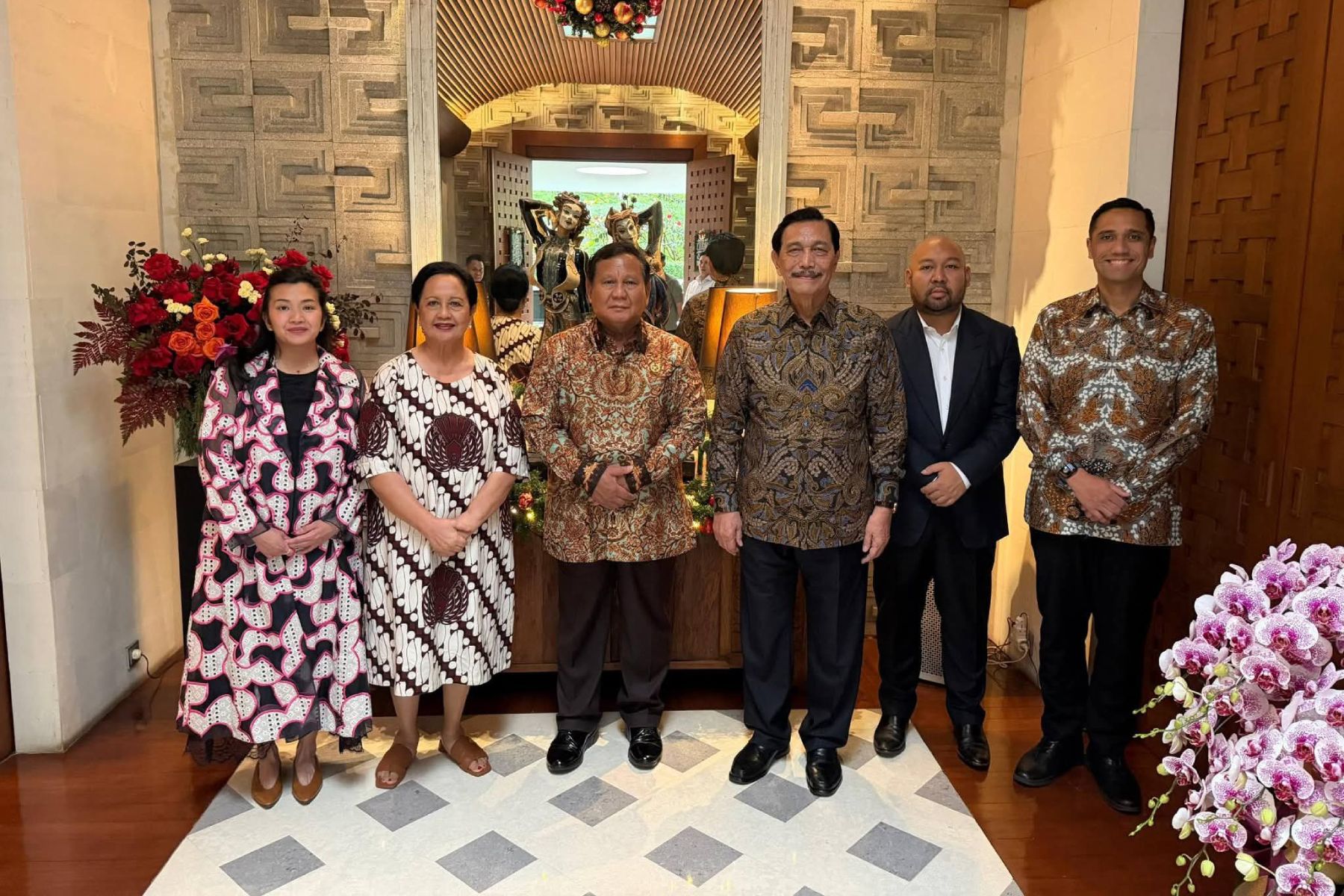 Prabowo-Didit kunjungi Luhut di momen Natal, bicara kebangsaan hingga perekonomian