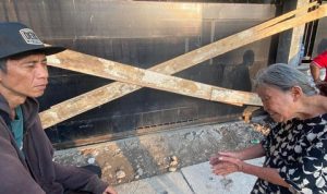 Kisah nenek Elina diusir paksa dari rumahnya di Surabaya, pemkot turun tangan