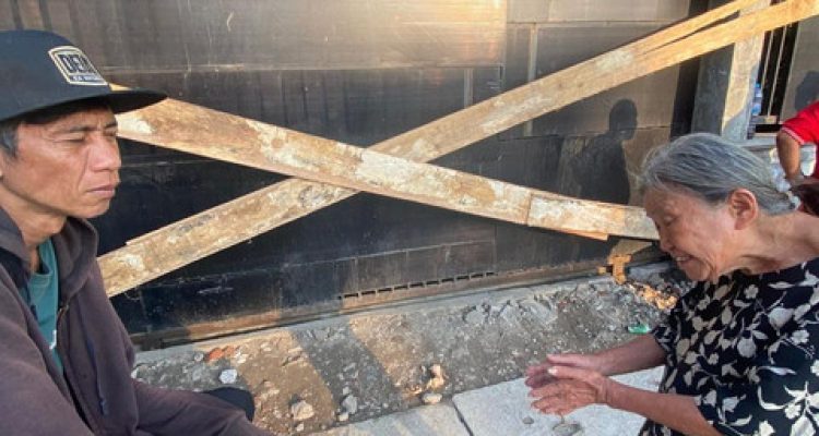 Kisah nenek Elina diusir paksa dari rumahnya di Surabaya, pemkot turun tangan