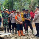 Banjir bandang hancurkan Sukabumi, satu rumah hilang & 5 rusak parah, sawah tertutup lumpur dan batu