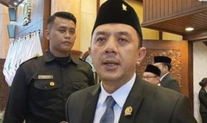 Wakil Ketua DPRD Jatim Deni Wicaksono salurkan 78 alat bantu disabilitas di Trenggalek
