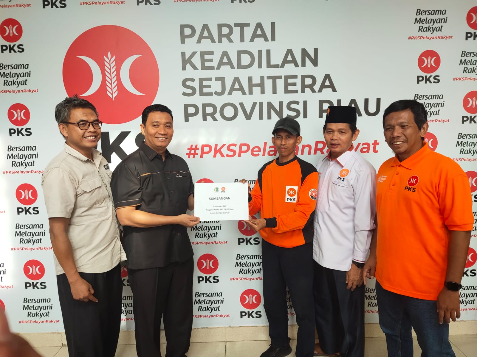 Anggota DPRD Riau Fraksi PKS Potong Gaji,Sepakat Sumbangkan untuk Korban Bencana Sumatera