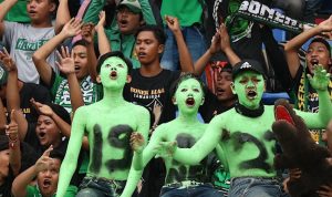 Kekhawatiran Bonek Mania Terhadap Keputusan Persebaya Surabaya: Kapan Pelatih Baru Datang? Kekhawatiran Bonek Mania Terhadap Keputusan Persebaya Surabaya: Kapan Pelatih Baru Datang?