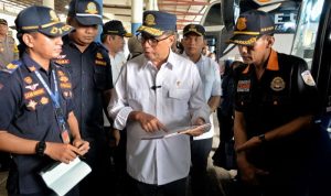 Persiapan Angkutan Nataru 2025/2026 di Jawa Timur, Menhub Periksa Langsung Jalur Transportasi Jawa Timur Persiapan Angkutan Nataru 2025/2026 di Jawa Timur, Menhub Periksa Langsung Jalur Transportasi Jawa Timur