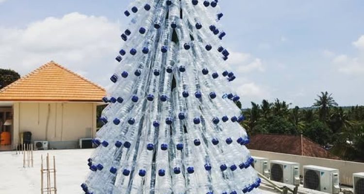 Unik 50kg Limbah Disulap jadi Pohon Natal di Kota Semarang