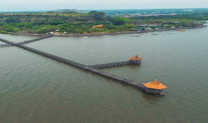 Wisata Alam Probolinggo Menarik Minat Wisatawan di Momen Nataru, Salah Satunya Pacu Jet Ski di Pantai Bentar