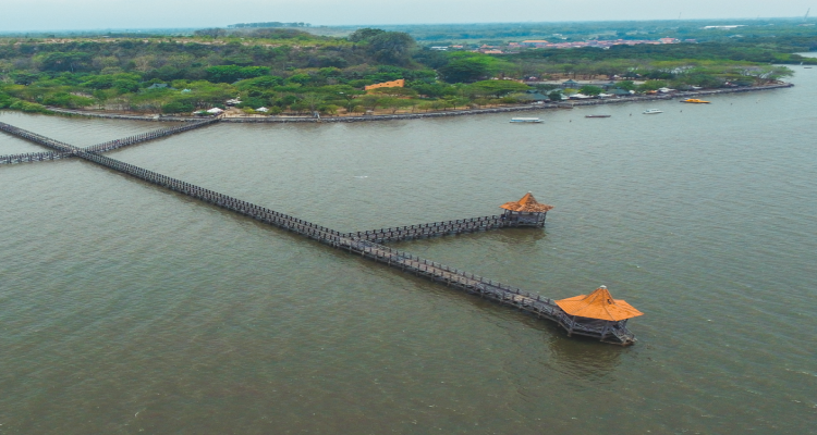 Wisata Alam Probolinggo Menarik Minat Wisatawan di Momen Nataru, Salah Satunya Pacu Jet Ski di Pantai Bentar