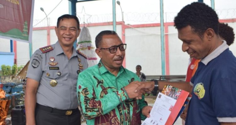 8 napi Lapas Narkotika Muara Sabak terima remisi Natal 2025