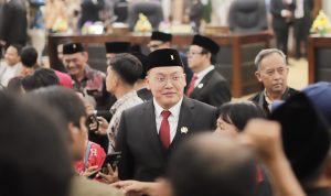 Anggota DPRD Banten Abraham Garuda lepas misi kemanusiaan ambulans relawan ke Sumatera