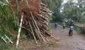 Jalur Siregol-Sirau Purbalingga kini sudah bisa dilewati kendaraan, usai tertutup longsor Jalur Siregol-Sirau Purbalingga kini sudah bisa dilewati kendaraan, usai tertutup longsor