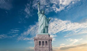 Benarkah Patung Liberty Roboh? Fakta atau Hoax, AS atau Brasil?