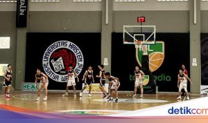 Turnamen DPRD Palangka Raya Cup 2025 ditutup, anak-anak tetap semangat bertanding di tengah hujan